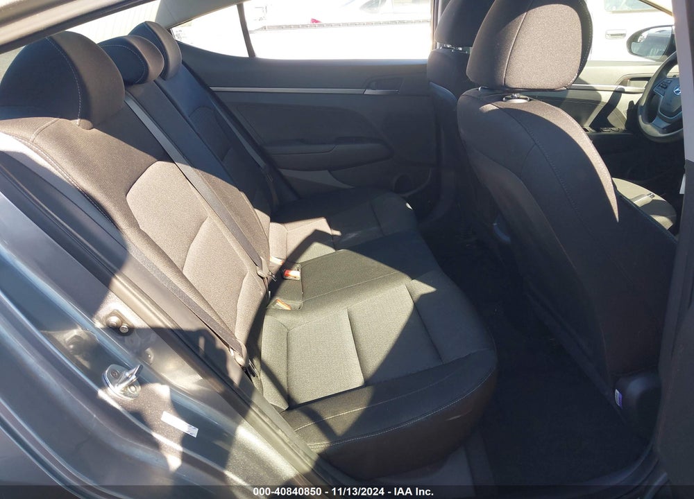2018 HYUNDAI ELANTRA SE VIN: KMHD74LF5JU523671