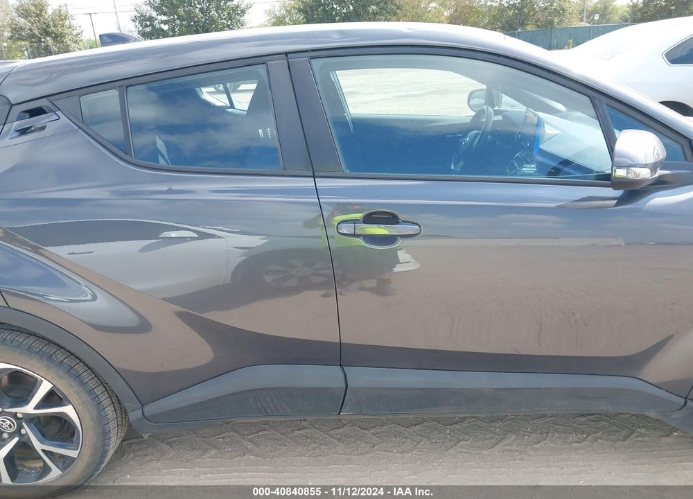 2022 TOYOTA C-HR VIN: NMTKHMBX8NR146698
