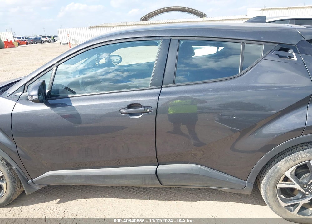 2022 TOYOTA C-HR VIN: NMTKHMBX8NR146698