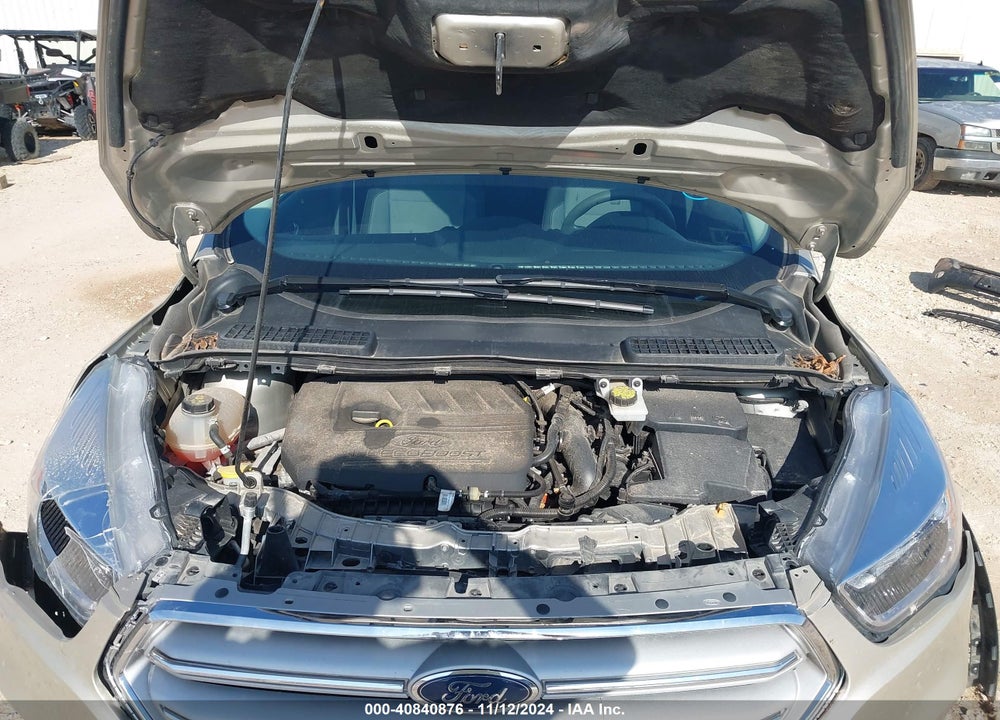 2018 FORD ESCAPE SE VIN: 1FMCU9GD8JUD42140