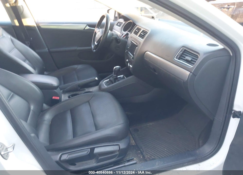 2015 VOLKSWAGEN JETTA 1.8T SE VIN: 3VWD17AJ0FM259671