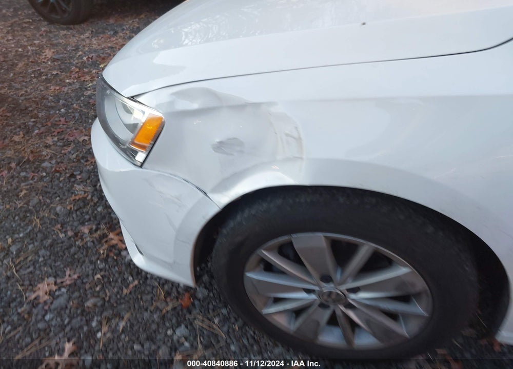 2015 VOLKSWAGEN JETTA 1.8T SE VIN: 3VWD17AJ0FM259671