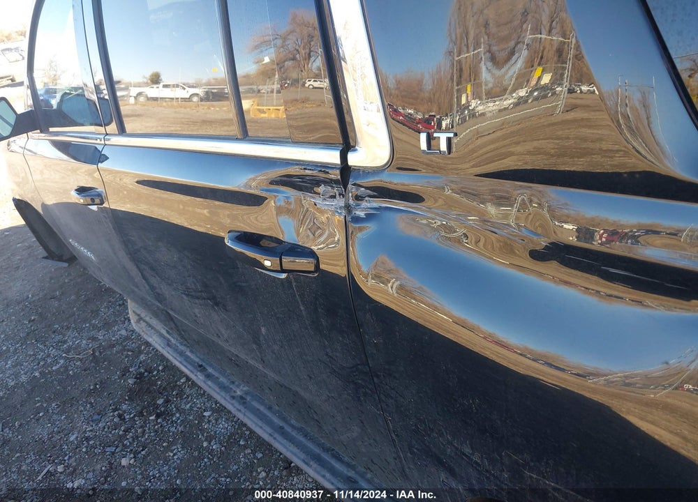 2018 CHEVROLET SUBURBAN LT VIN: 1GNSKHKC0JR356185