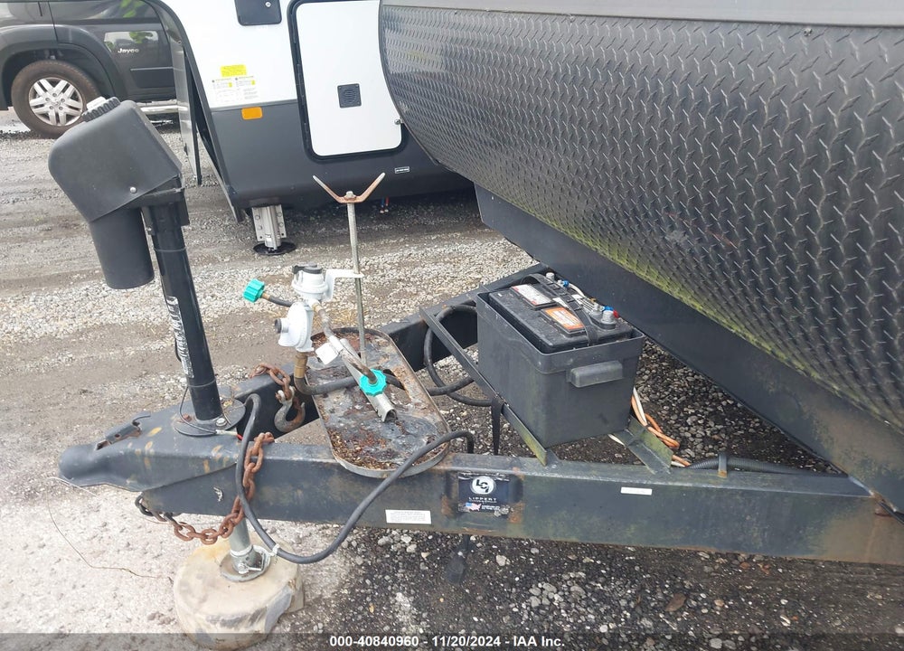 2018 HEARTLAND RV PIONEER VIN: 5SFPB3325JE376962
