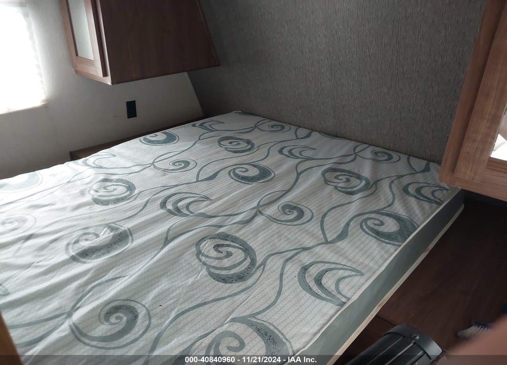 2018 HEARTLAND RV PIONEER VIN: 5SFPB3325JE376962