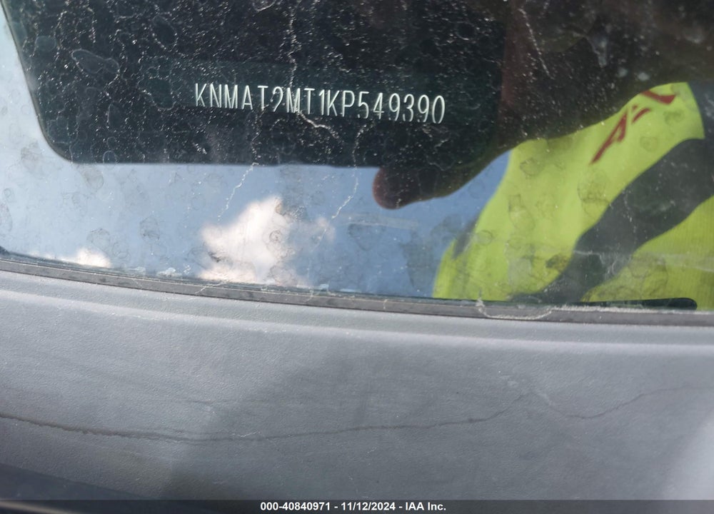 2019 NISSAN ROGUE S VIN: KNMAT2MT1KP549390