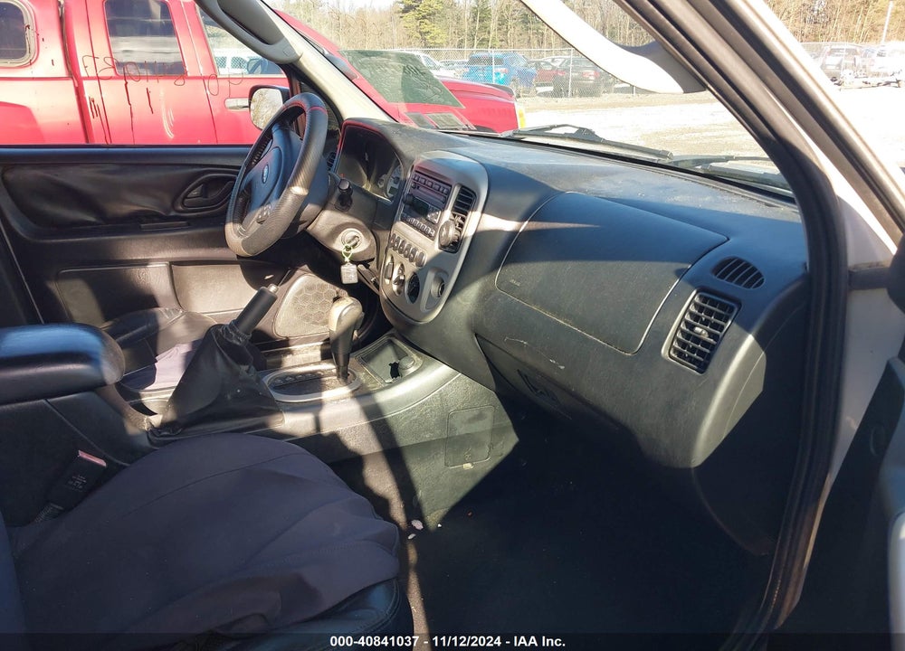 2005 FORD ESCAPE LIMITED VIN: 1FMCU941X5KB33283