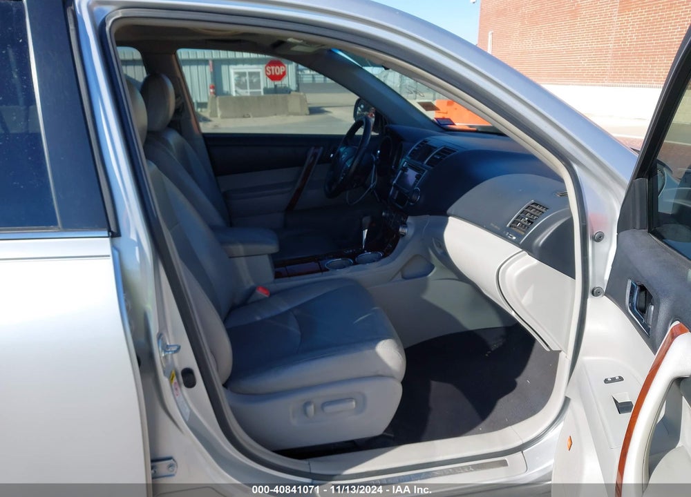 2013 TOYOTA HIGHLANDER LIMITED V6 VIN: 5TDYK3EH8DS121763