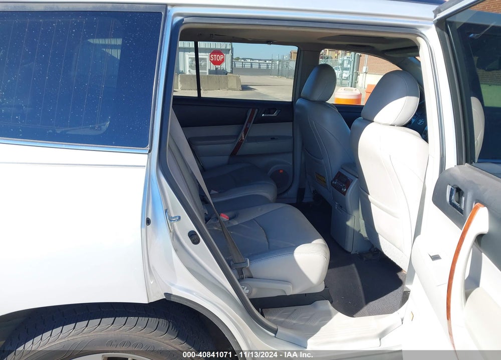 2013 TOYOTA HIGHLANDER LIMITED V6 VIN: 5TDYK3EH8DS121763