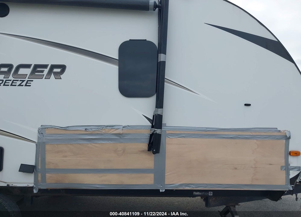 2018 TRACER BY FOREST RIV BREEZE SERIES VIN: 5ZT2TRJB9JB513692