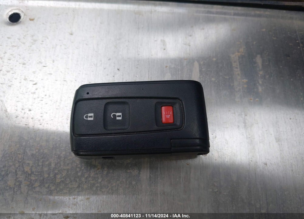 2005 TOYOTA PRIUS VIN: JTDKB20UX50129159