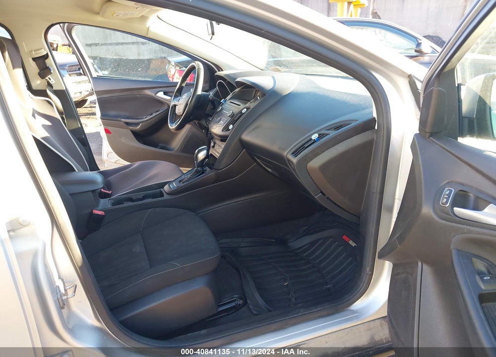 2016 FORD FOCUS SE VIN: 1FADP3K25GL381422