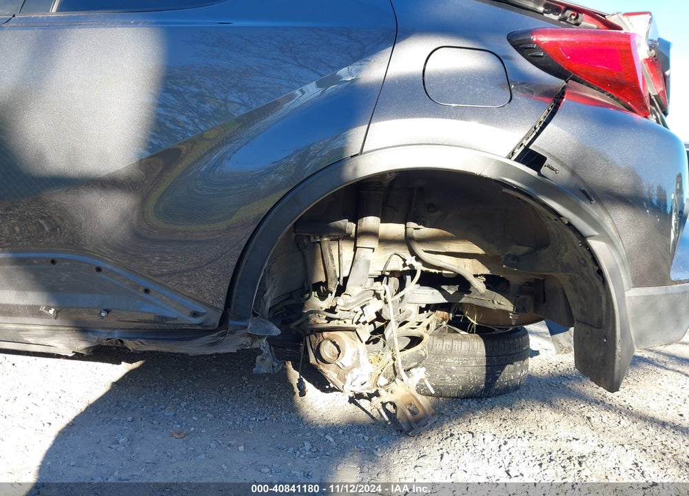 2018 TOYOTA C-HR XLE VIN: NMTKHMBX1JR059834