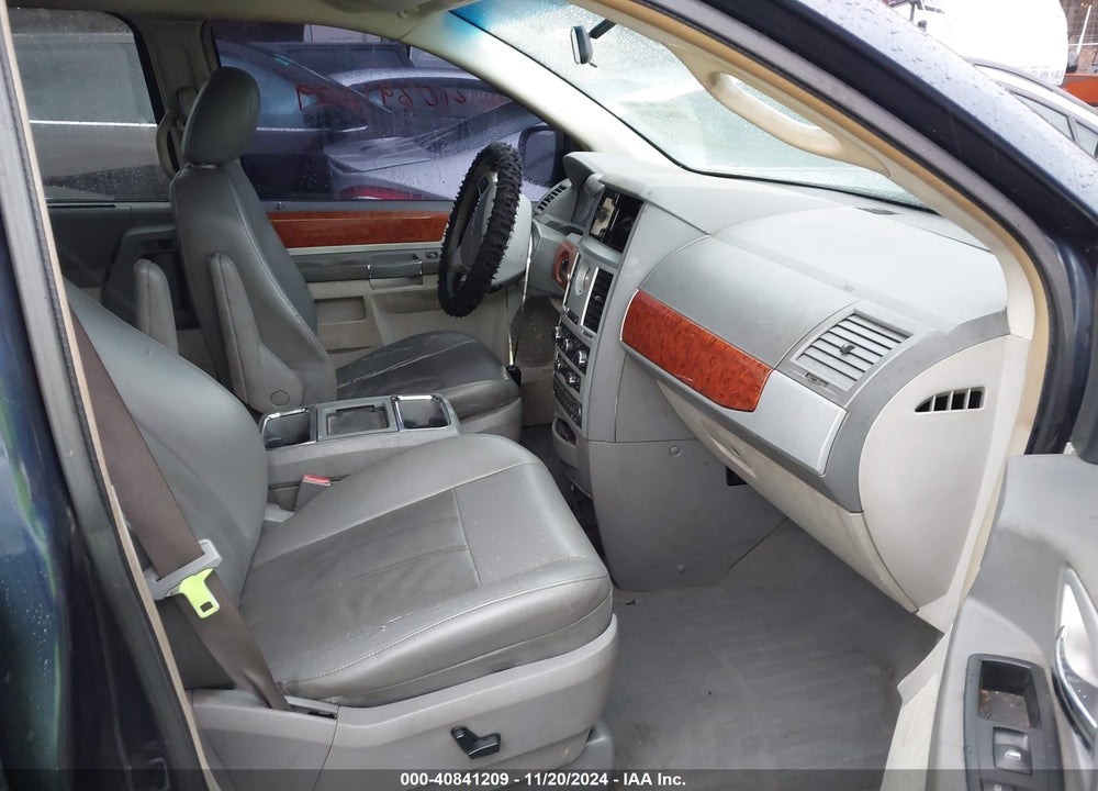 2009 CHRYSLER TOWN & COUNTRY TOURING VIN: 2A8HR541X9R592592