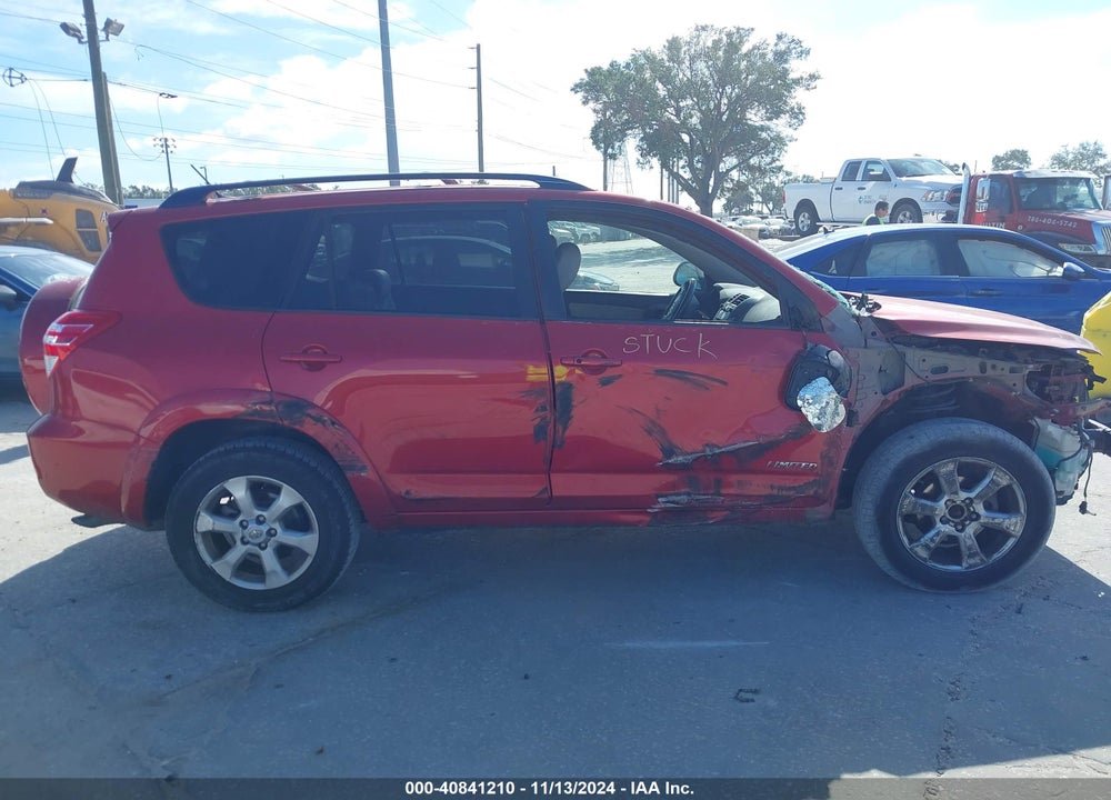 2009 TOYOTA RAV4 LIMITED VIN: JTMZF31V695010050