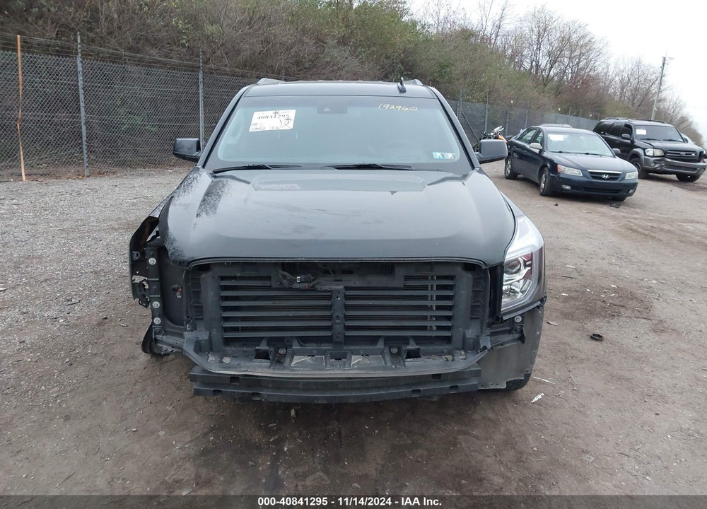 2018 GMC YUKON XL DENALI VIN: 1GKS2HKJ1JR192960