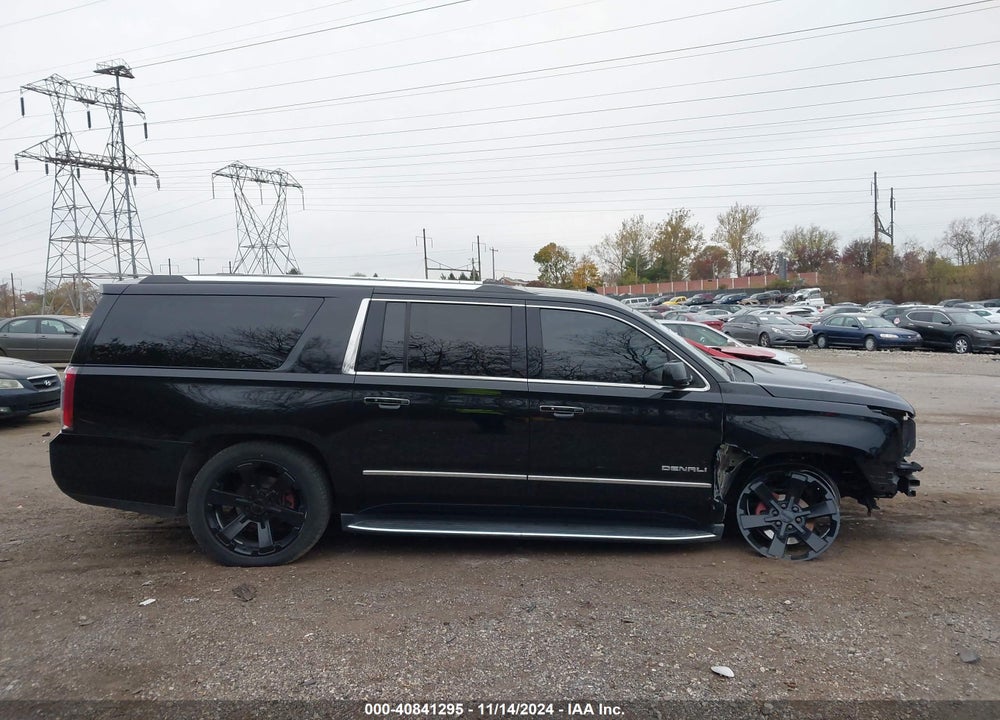 2018 GMC YUKON XL DENALI VIN: 1GKS2HKJ1JR192960