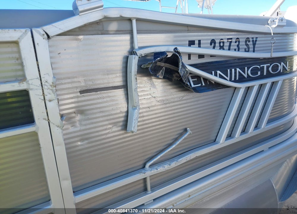 2021 BENNINGTON 227FS VIN: ETWK4970A121