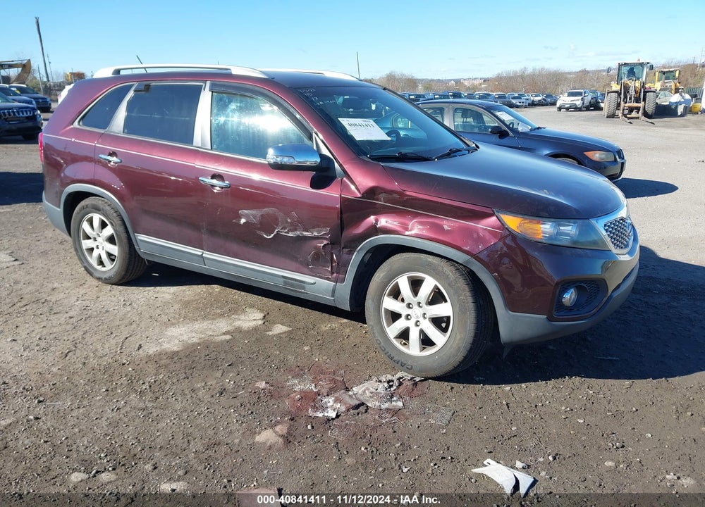 2013 KIA SORENTO LX VIN: 5XYKT3A67DG366171