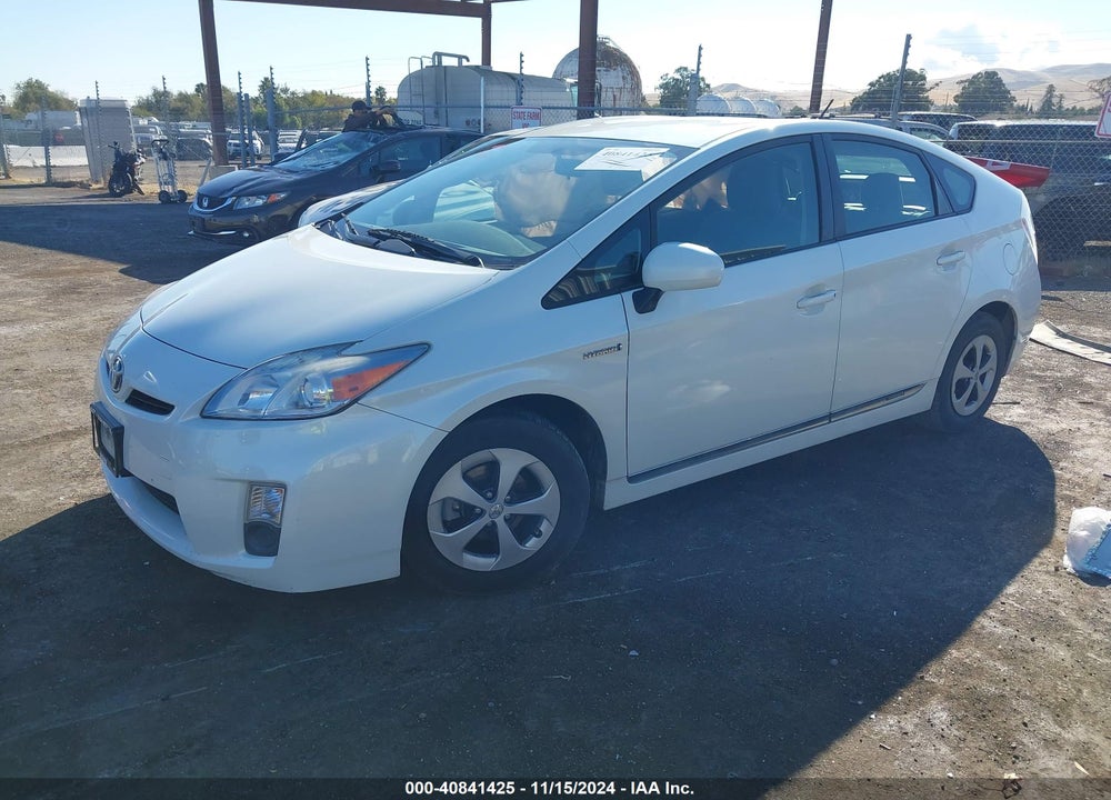 2011 TOYOTA PRIUS TWO VIN: JTDKN3DU3B1370882