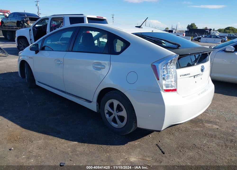 2011 TOYOTA PRIUS TWO VIN: JTDKN3DU3B1370882