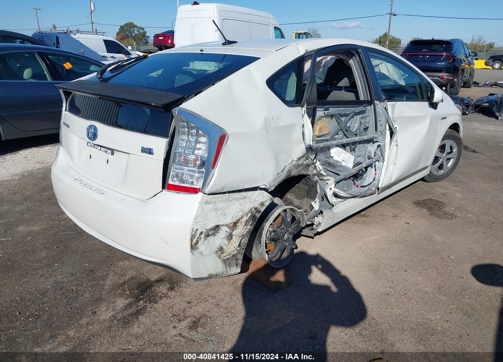 2011 TOYOTA PRIUS TWO VIN: JTDKN3DU3B1370882