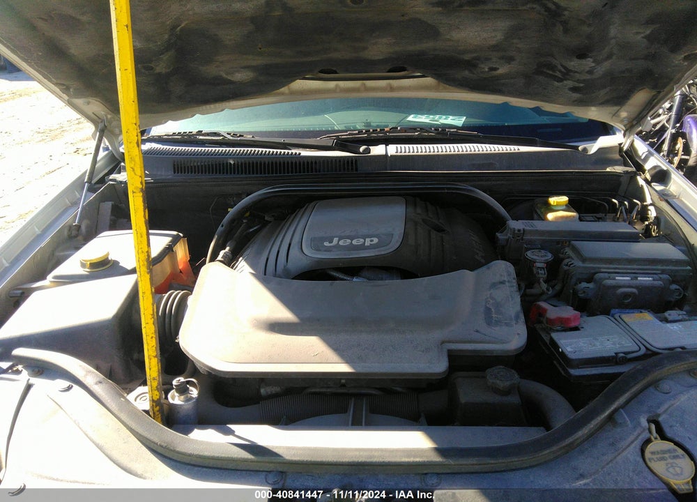 2005 CHEROKEE JEEP GRAND  LIMITED VIN: 1J4HR58265C527083