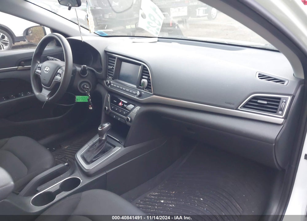 2018 HYUNDAI ELANTRA SE VIN: 5NPD74LF2JH402384