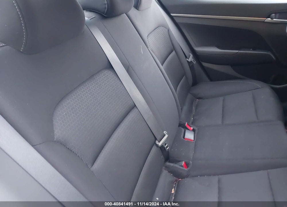 2018 HYUNDAI ELANTRA SE VIN: 5NPD74LF2JH402384