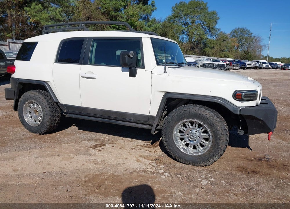2008 TOYOTA FJ CRUISER VIN: JTEBU11F08K038930