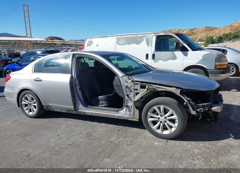 2013 HYUNDAI GENESIS 3.8 VIN: KMHGC4DD1DU230179