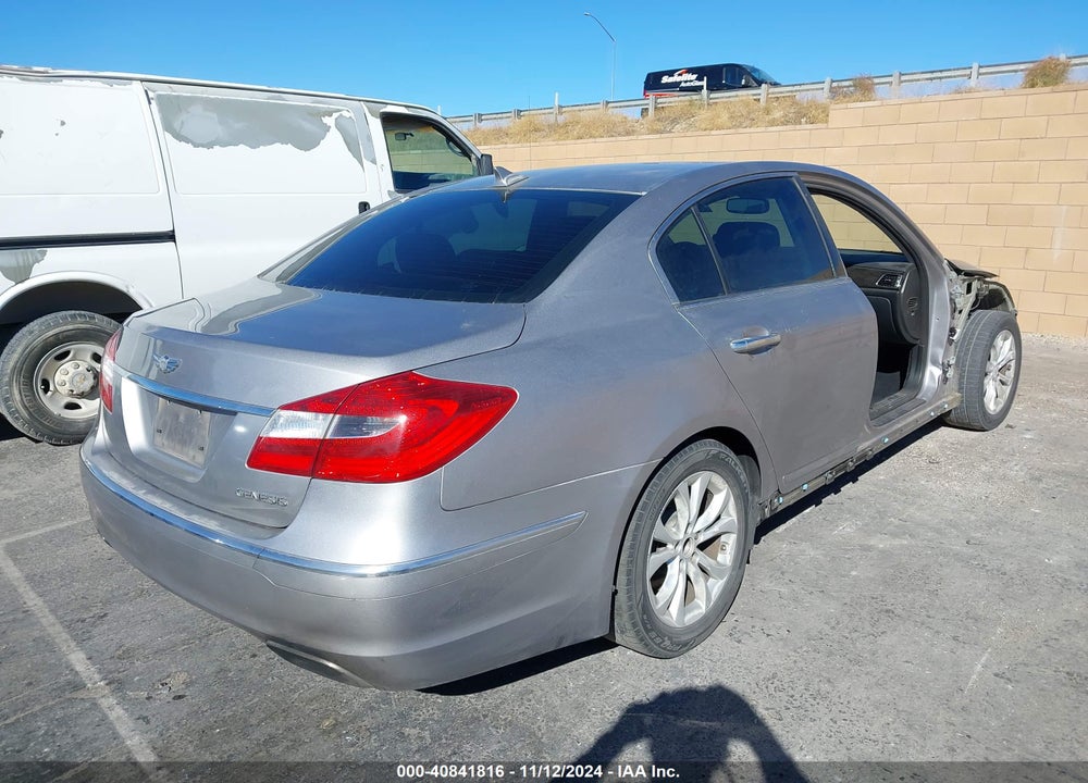 2013 HYUNDAI GENESIS 3.8 VIN: KMHGC4DD1DU230179