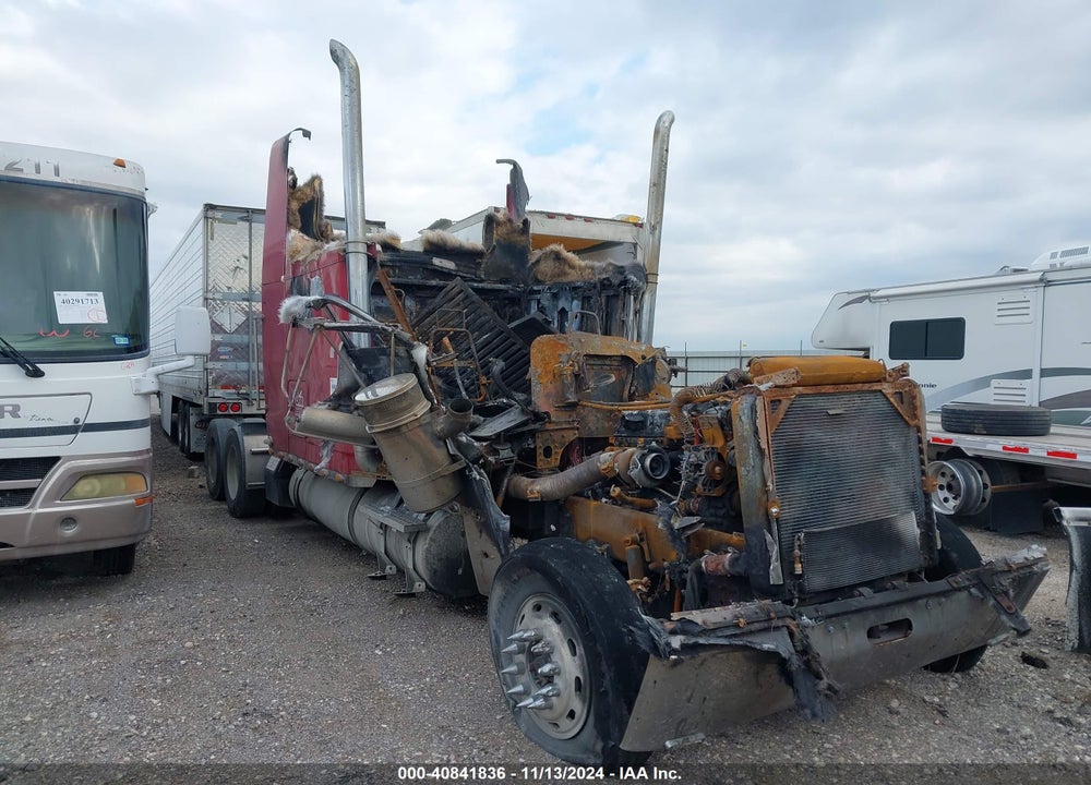 2001 FREIGHTLINER FLD FLD120 VIN: 1FUPUSZB41PG04058