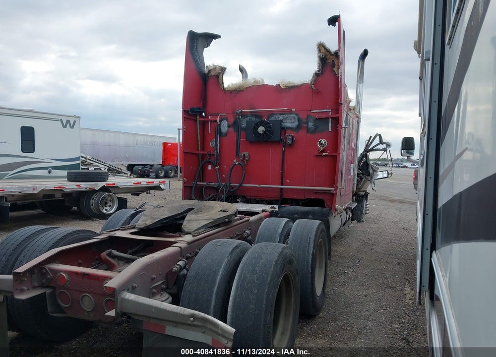 2001 FREIGHTLINER FLD FLD120 VIN: 1FUPUSZB41PG04058