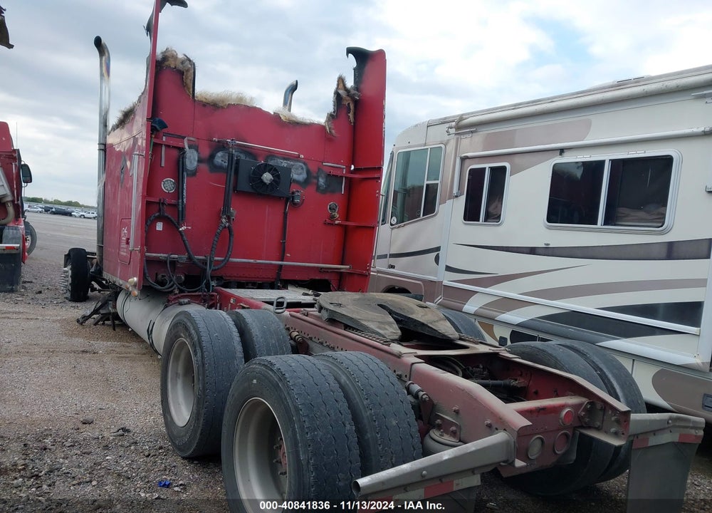 2001 FREIGHTLINER FLD FLD120 VIN: 1FUPUSZB41PG04058