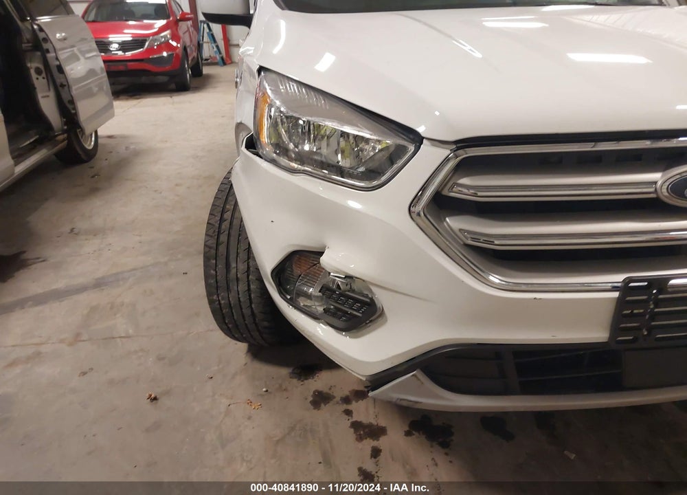 2018 FORD ESCAPE SE VIN: 1FMCU9GD5JUD08270