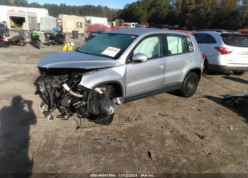 2017 VOLKSWAGEN TIGUAN VIN: WVGAV7AX0HK047714
