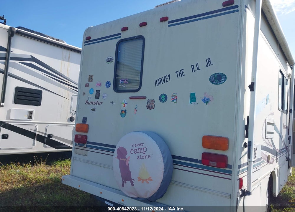 2002 WINNEBAGO MH VIN: WV3AB47082H033552