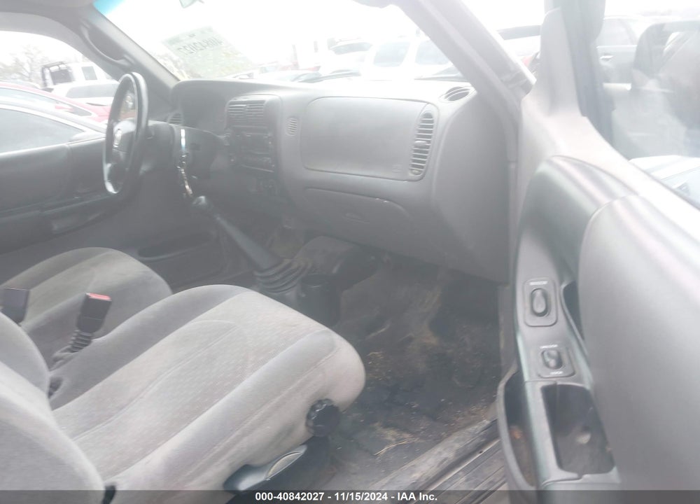 2003 MAZDA B4000 SE VIN: 4F4ZR47E53TM08851