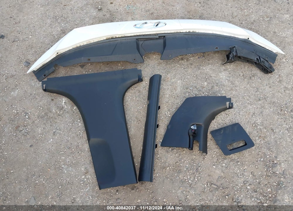 2022 HYUNDAI ELANTRA SEL VIN: 5NPLM4AG2NH059419
