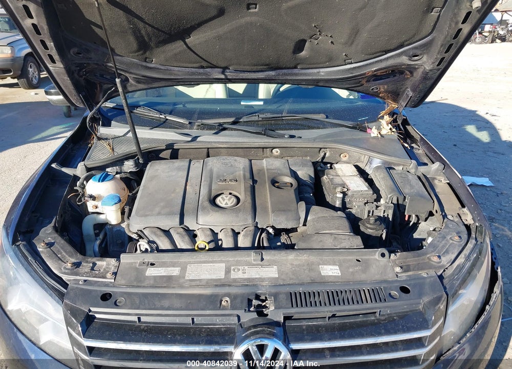 2014 VOLKSWAGEN PASSAT 2.5L SE VIN: 1VWBP7A35EC012752