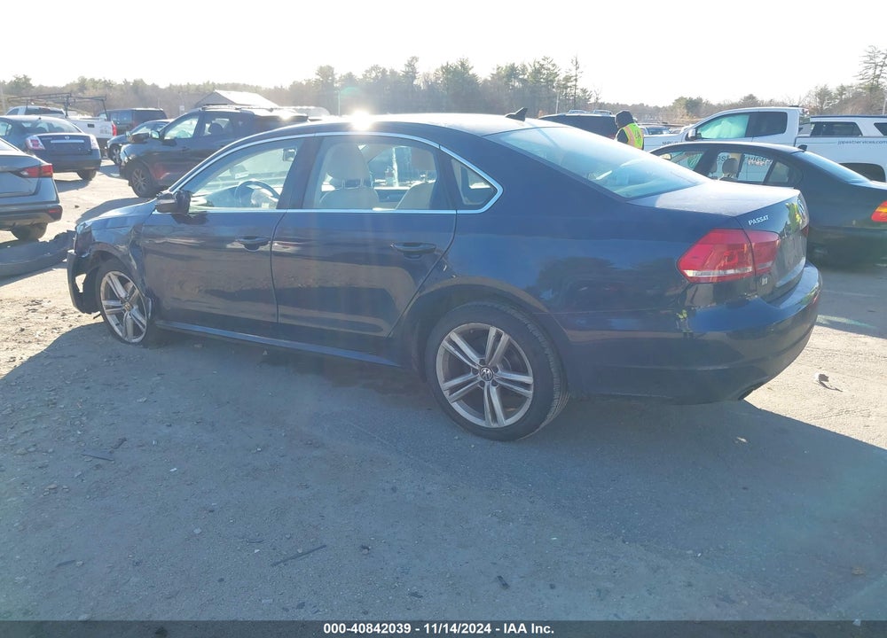 2014 VOLKSWAGEN PASSAT 2.5L SE VIN: 1VWBP7A35EC012752