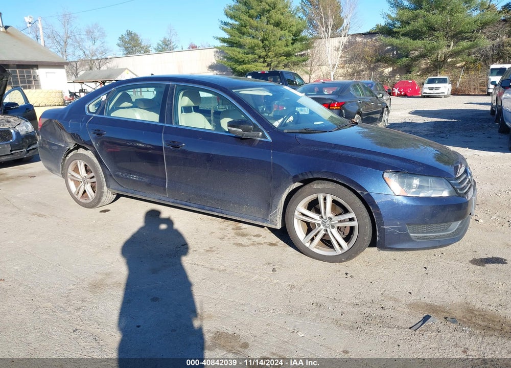 2014 VOLKSWAGEN PASSAT 2.5L SE VIN: 1VWBP7A35EC012752