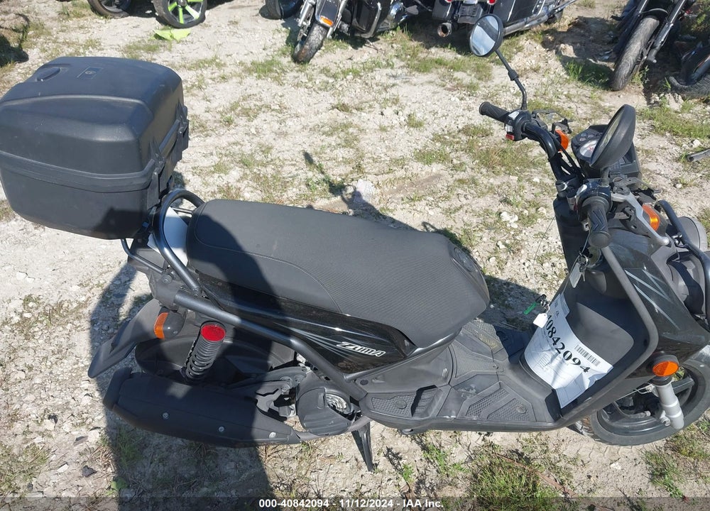 2011 YAMAHA YW125 VIN: RKRSE48Y6BA061757