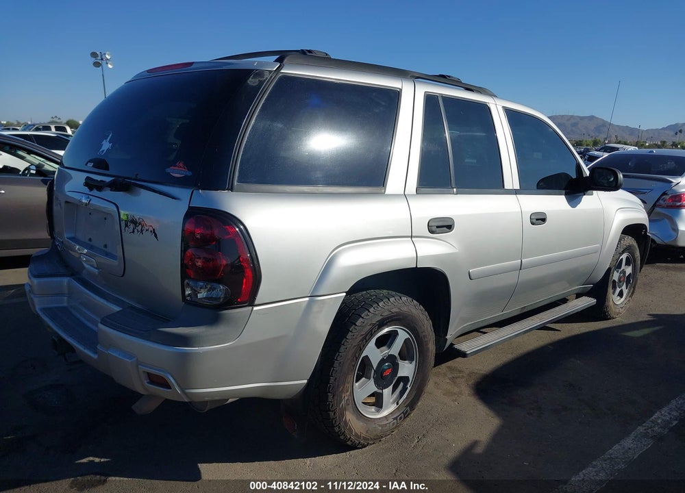 2006 CHEVROLET TRAILBLAZER LS VIN: 1GNDT13S262188598