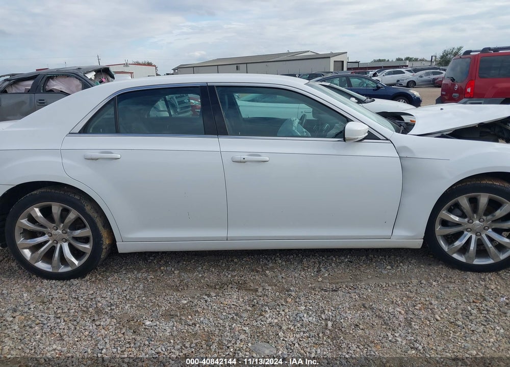2018 CHRYSLER 300 VIN: 2C3CCAAG2JH256227