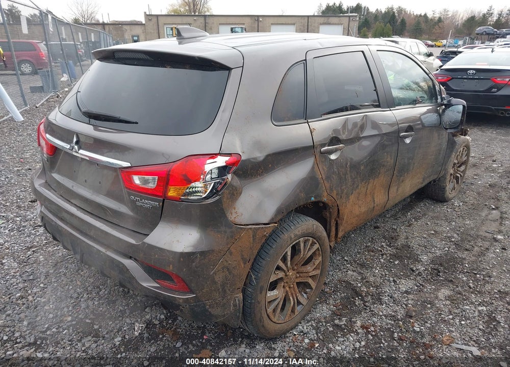 2018 MITSUBISHI OUTLANDER SPORT 2.0 ES VIN: JA4AP3AU1JZ000910