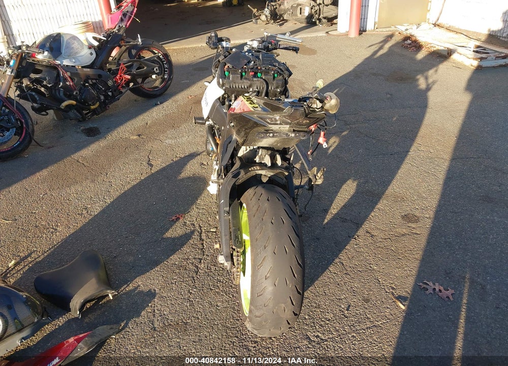 2019 KAWASAKI ZX1002 VIN: JKBZXVF17KA000287