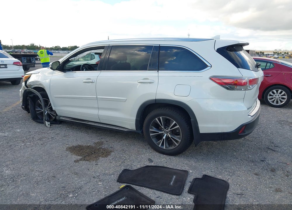 2016 TOYOTA HIGHLANDER XLE V6 VIN: 5TDKKRFH7GS122110