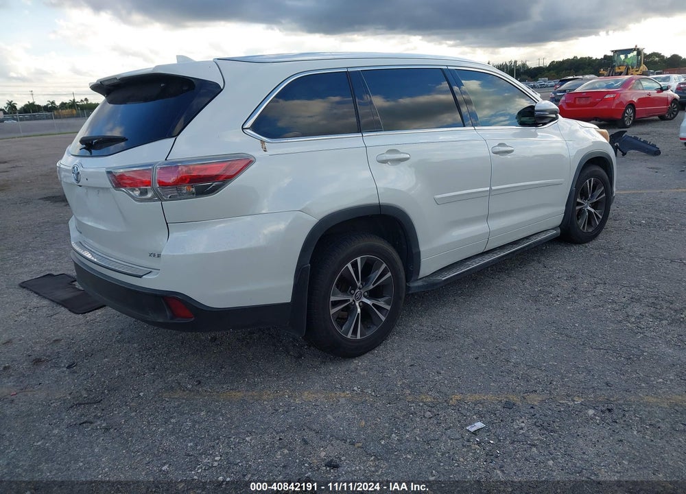 2016 TOYOTA HIGHLANDER XLE V6 VIN: 5TDKKRFH7GS122110